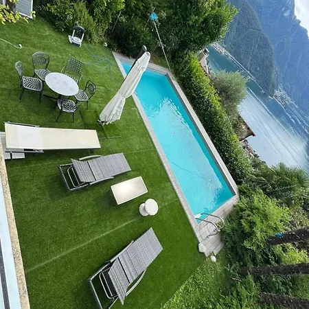 Marta E Martino Villa *